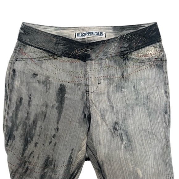 Y2K Express Distressed Bleached Jeans with Beaded Accessory - Picture 6 of 12